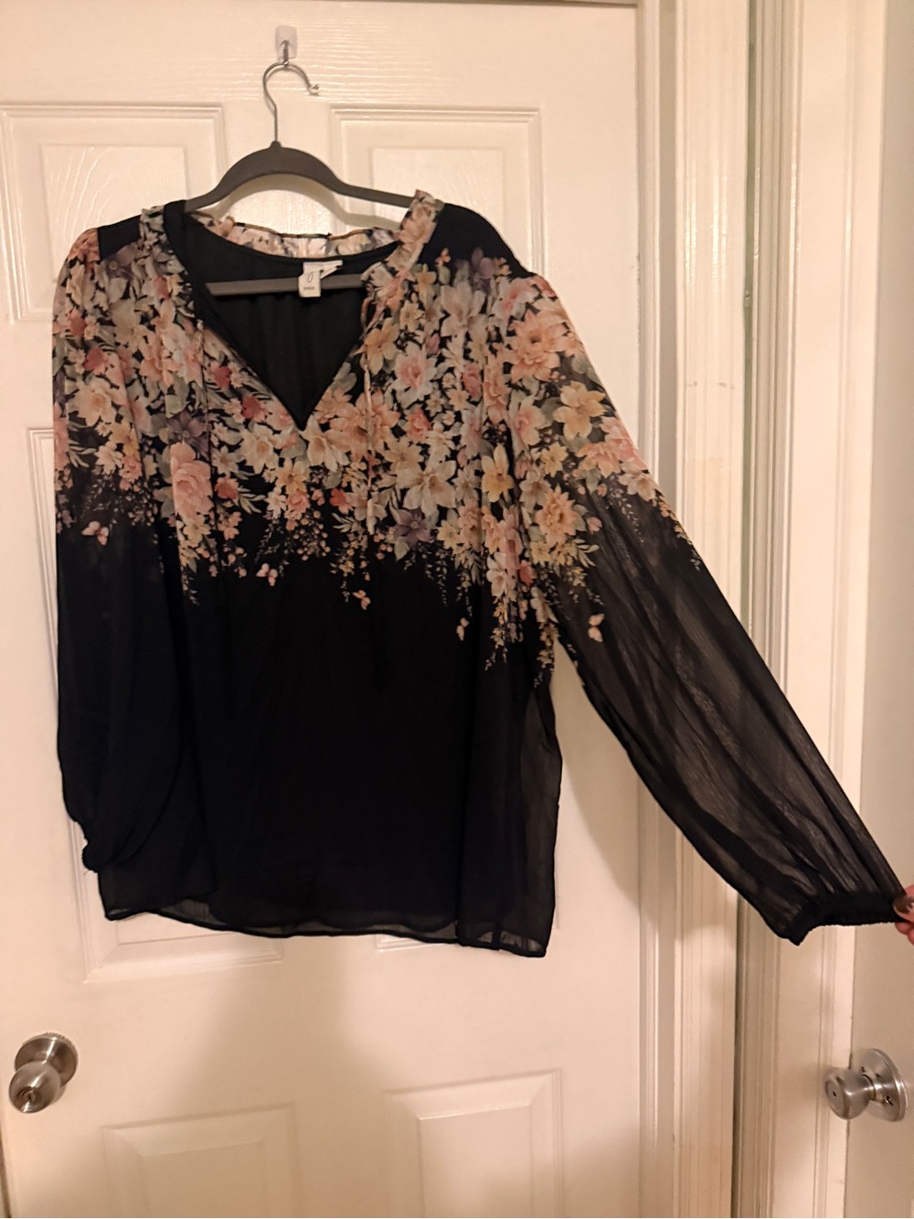 Black Floral V-Neck Long-Sleeve Blouse - Women